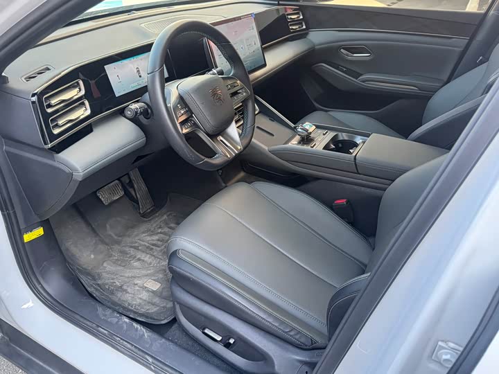 Фото 33 - BYD Qin L