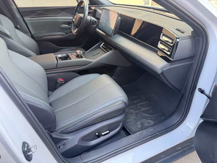 Фото 60 - BYD Qin L