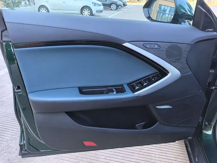 Фото 9 - MG Motor 7