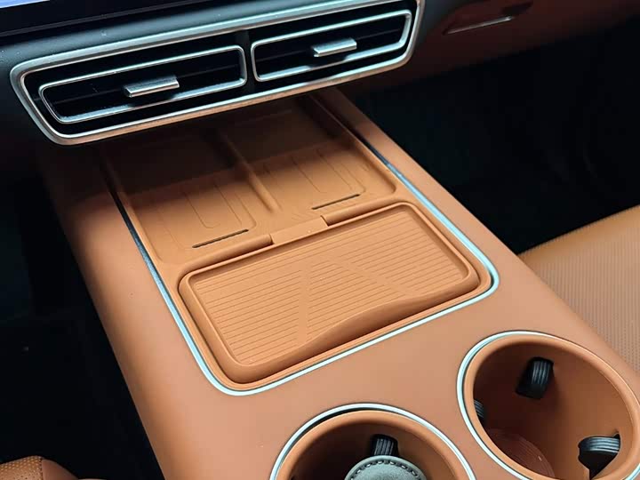 Фото 15 - LiXiang L6