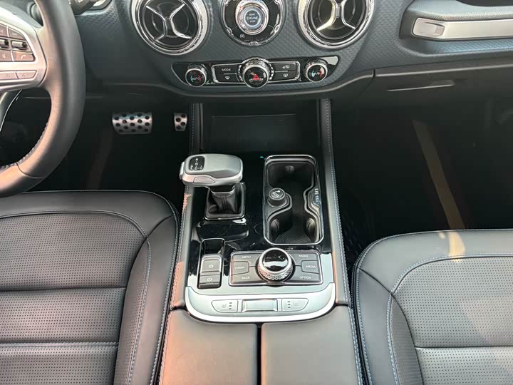 Фото 12 - BAIC Beijing BJ40