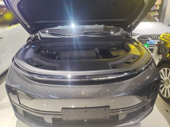 Фото 10 - LiXiang L8