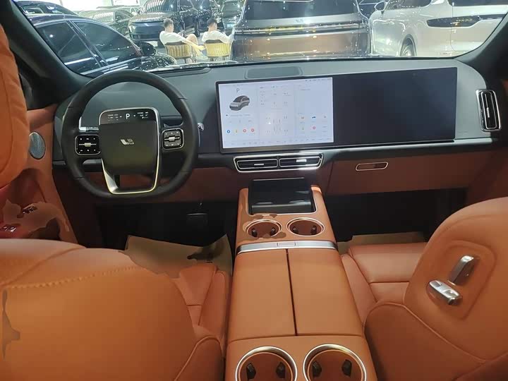 Фото 12 - LiXiang L8