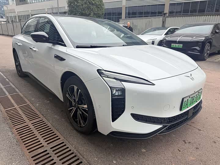 Фото 3 - Hongqi EH7