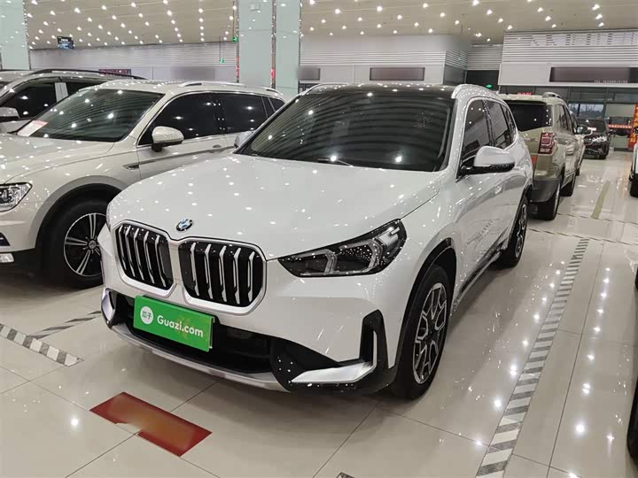 Фото 2 - BMW X1