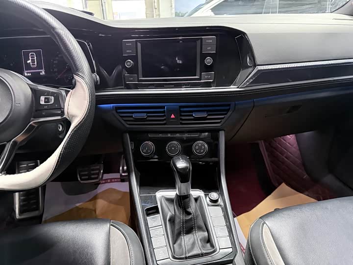 Фото 15 - Volkswagen Sagitar L