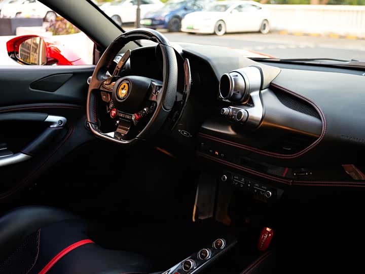 Фото 13 - Ferrari F8