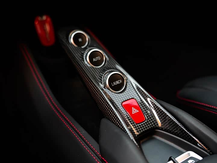 Фото 17 - Ferrari F8