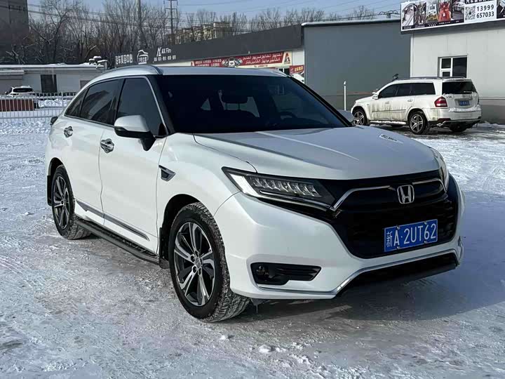 Фото 3 - Honda UR-V