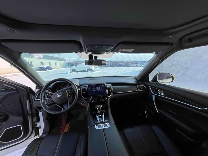 Фото 5 - Honda UR-V