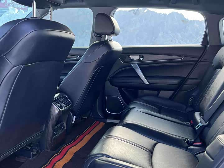 Фото 6 - Honda UR-V