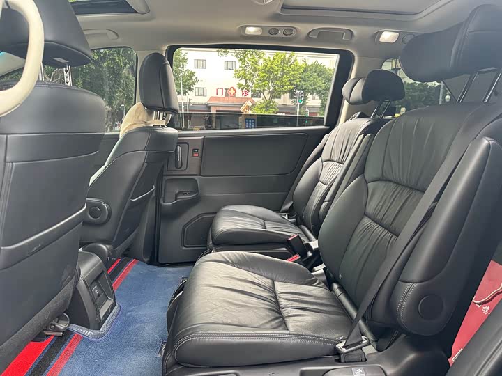 Фото 6 - Honda Odyssey