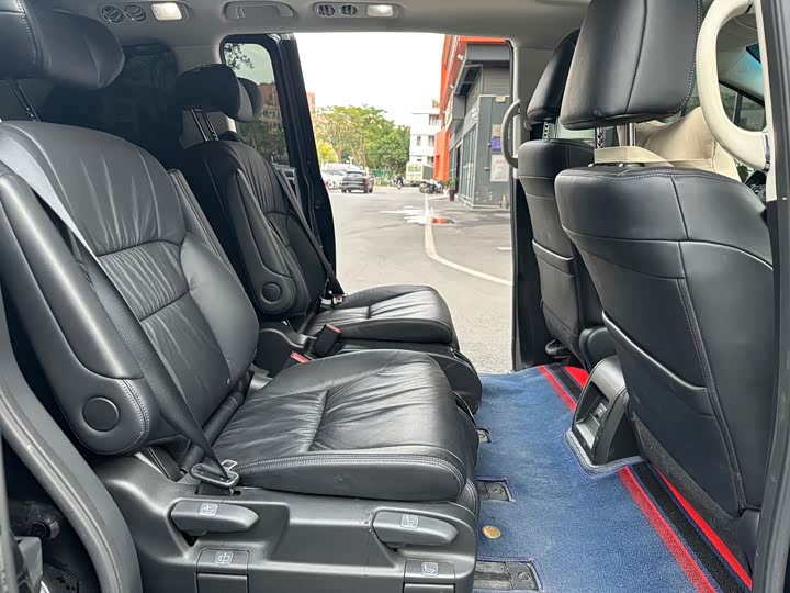 Фото 7 - Honda Odyssey