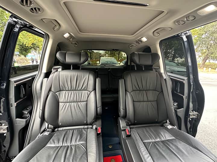 Фото 9 - Honda Odyssey