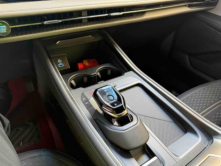 Фото 11 - Ford Edge