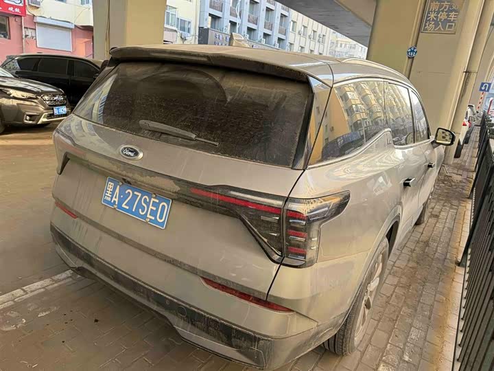 Фото 14 - Ford Edge