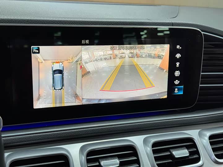 Фото 16 - Mercedes-Benz GLE-Class