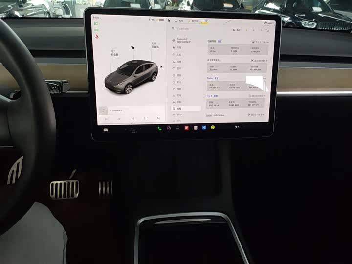 Фото 12 - Tesla Model Y