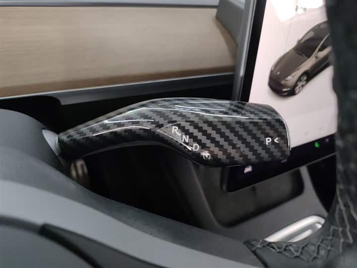 Фото 13 - Tesla Model Y