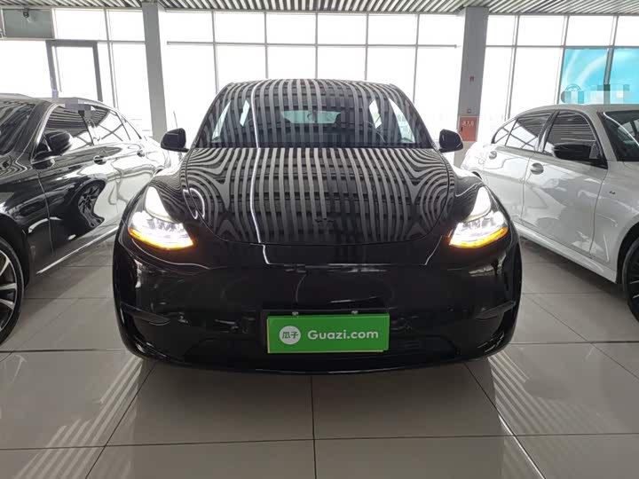 Фото 3 - Tesla Model Y