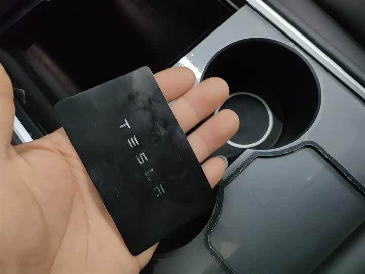 Фото 8 - Tesla Model Y