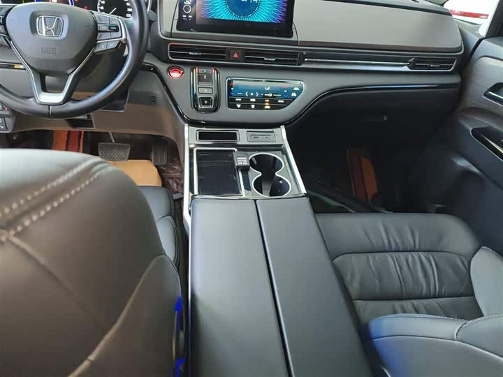 Фото 14 - Honda Odyssey