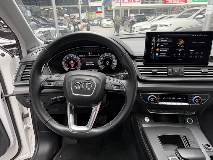 Фото 15 - Audi Q5L