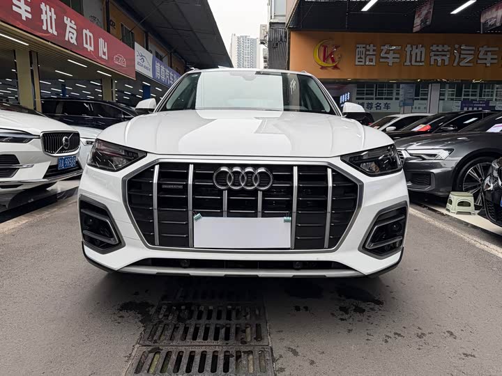 Фото 2 - Audi Q5L