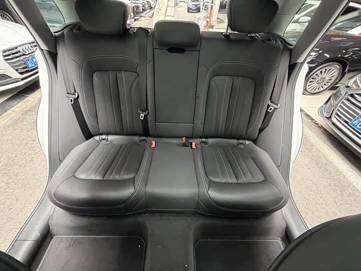 Фото 22 - Audi Q5L