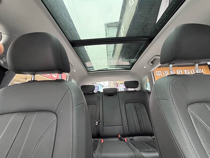 Фото 23 - Audi Q5L