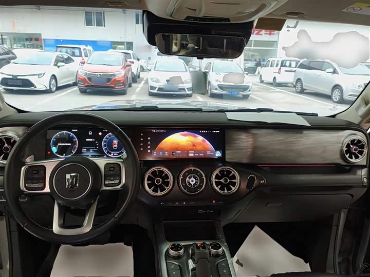 Фото 10 - Tank 300