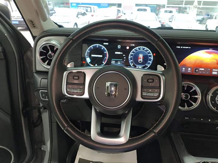 Фото 11 - Tank 300