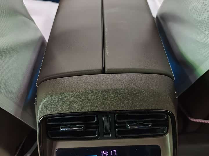 Фото 14 - BYD Han