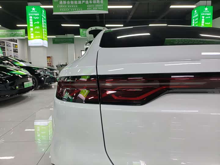 Фото 16 - BYD Han