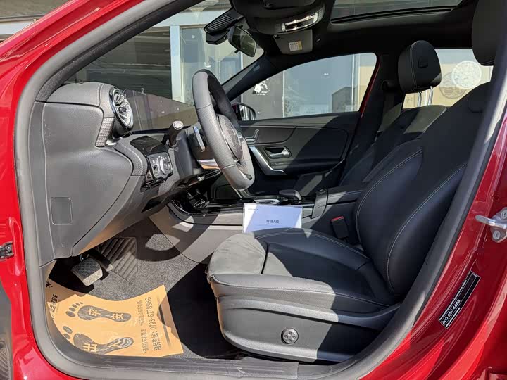 Фото 8 - Mercedes-Benz A-Class