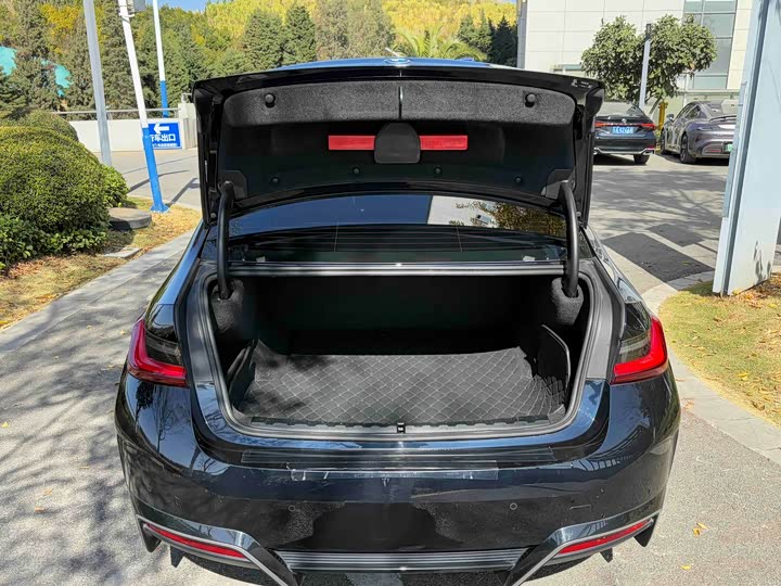 Фото 14 - BMW i3