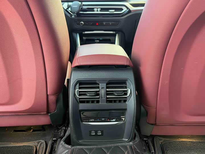 Фото 23 - BMW i3