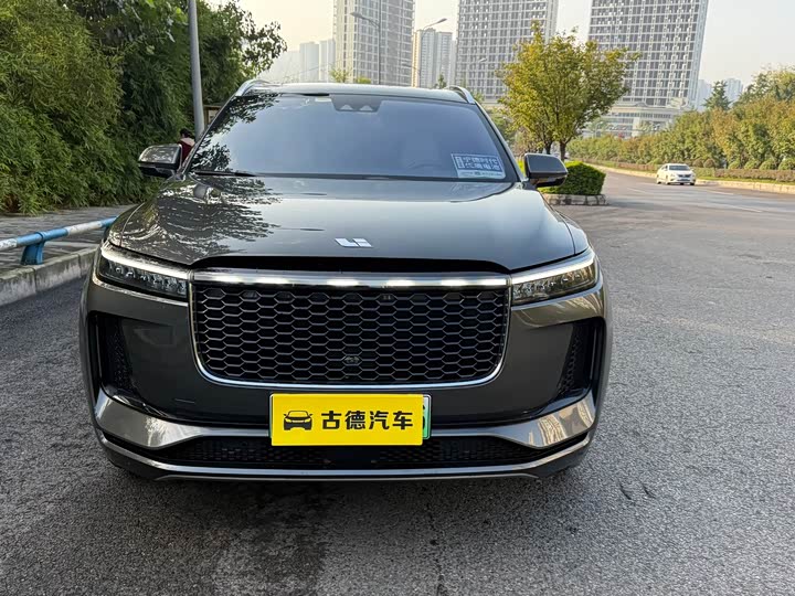 Фото 2 - LiXiang One