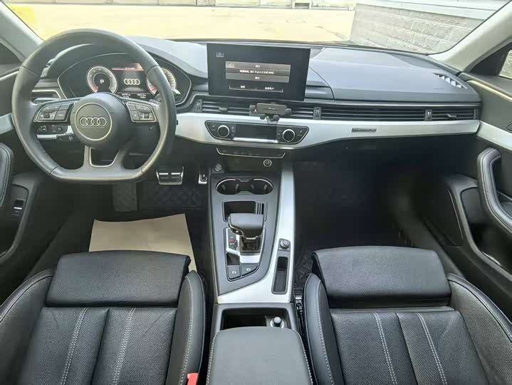 Фото 10 - Audi A4L