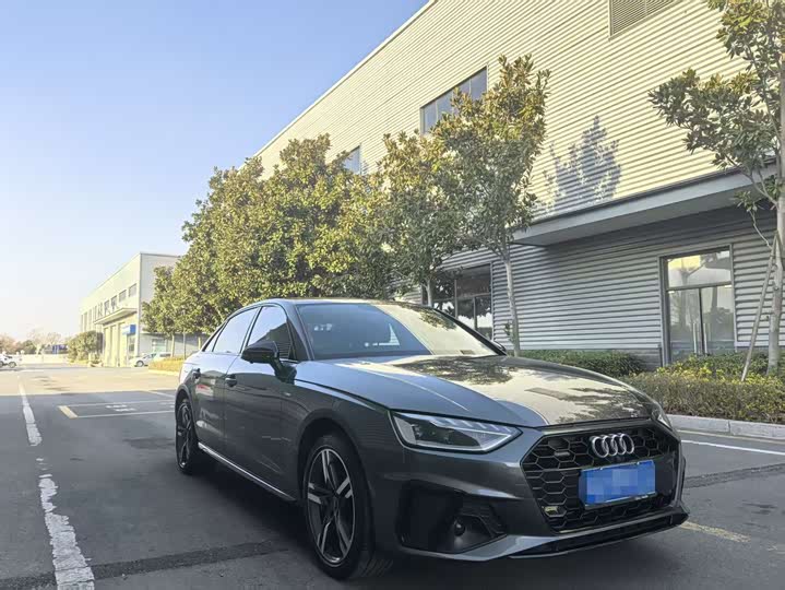 Фото 3 - Audi A4L