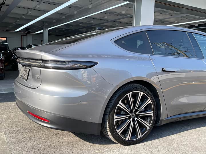 Фото 11 - Nio ET7