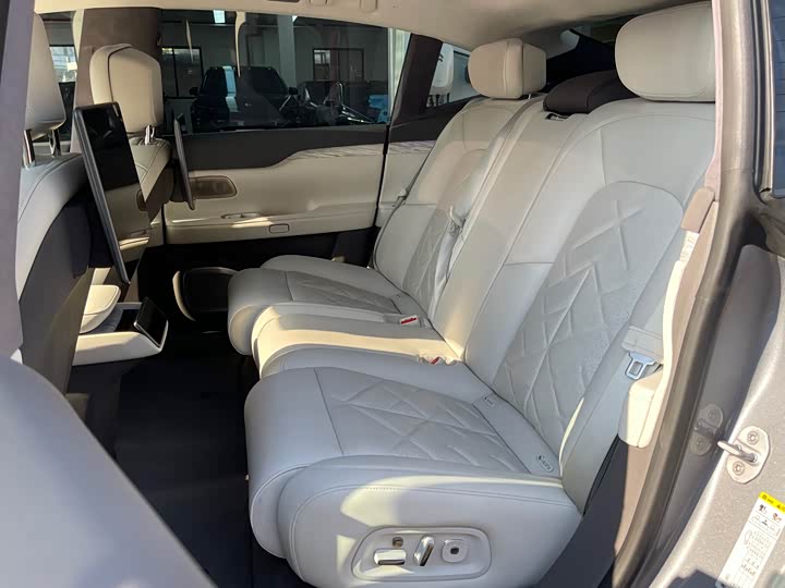 Фото 22 - Nio ET7