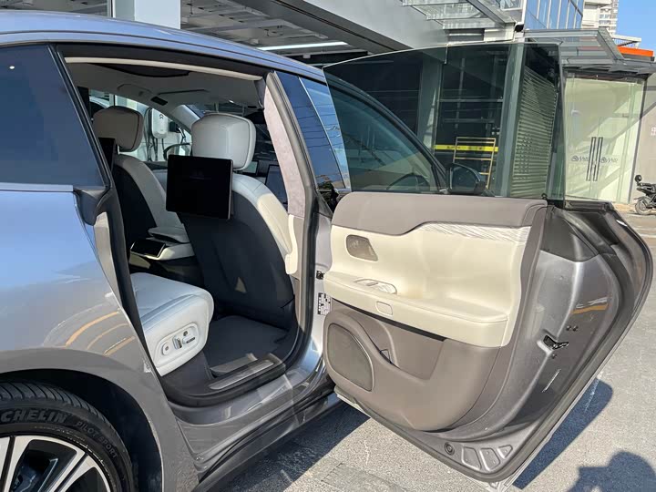 Фото 26 - Nio ET7