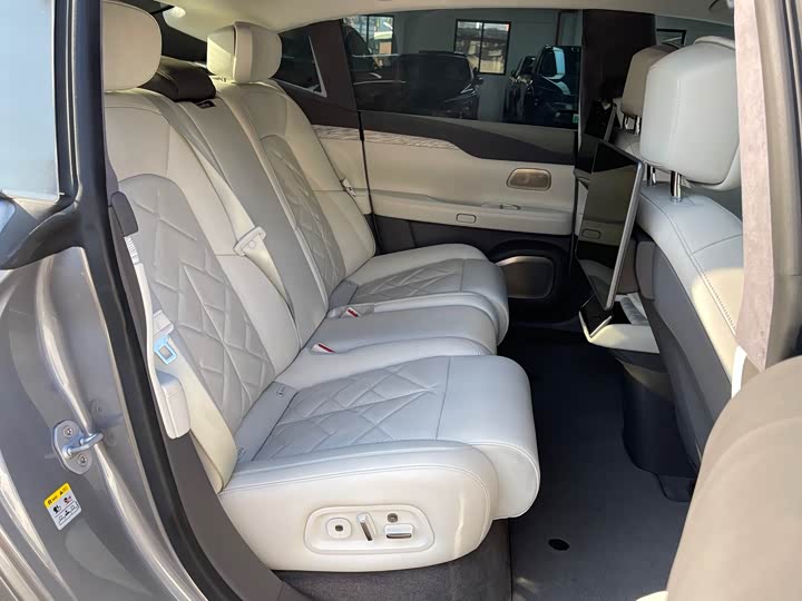 Фото 28 - Nio ET7