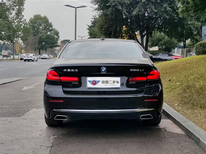 Фото 5 - BMW 5 Series