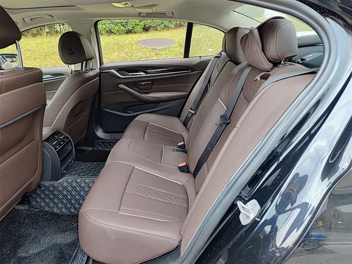 Фото 8 - BMW 5 Series