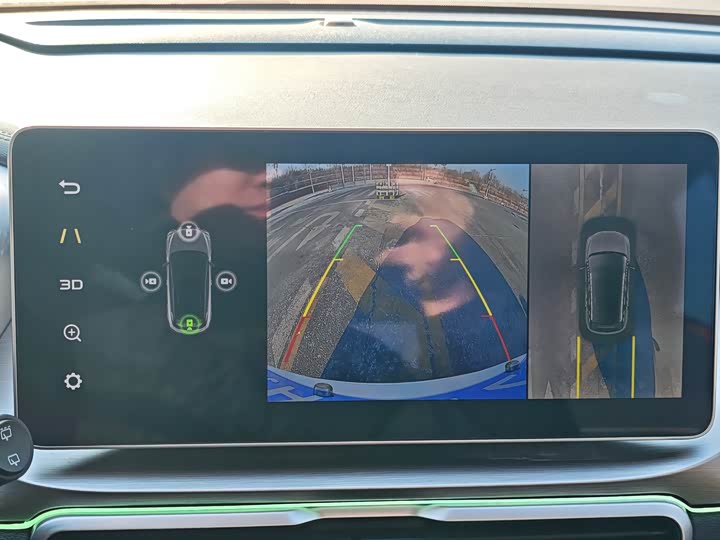 Фото 10 - Geely Coolray