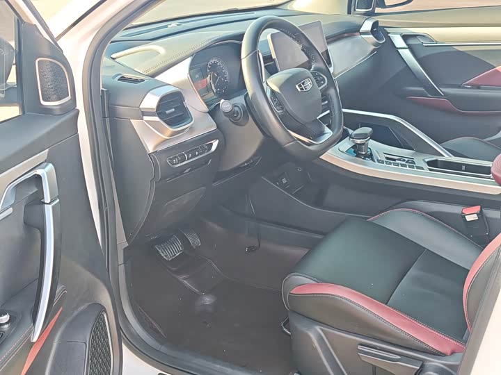 Фото 8 - Geely Coolray