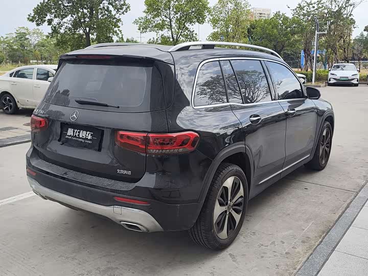 Фото 9 - Mercedes-Benz GLB-Class