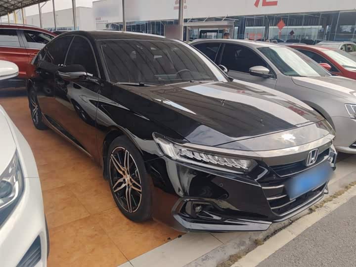 Фото 4 - Honda Accord